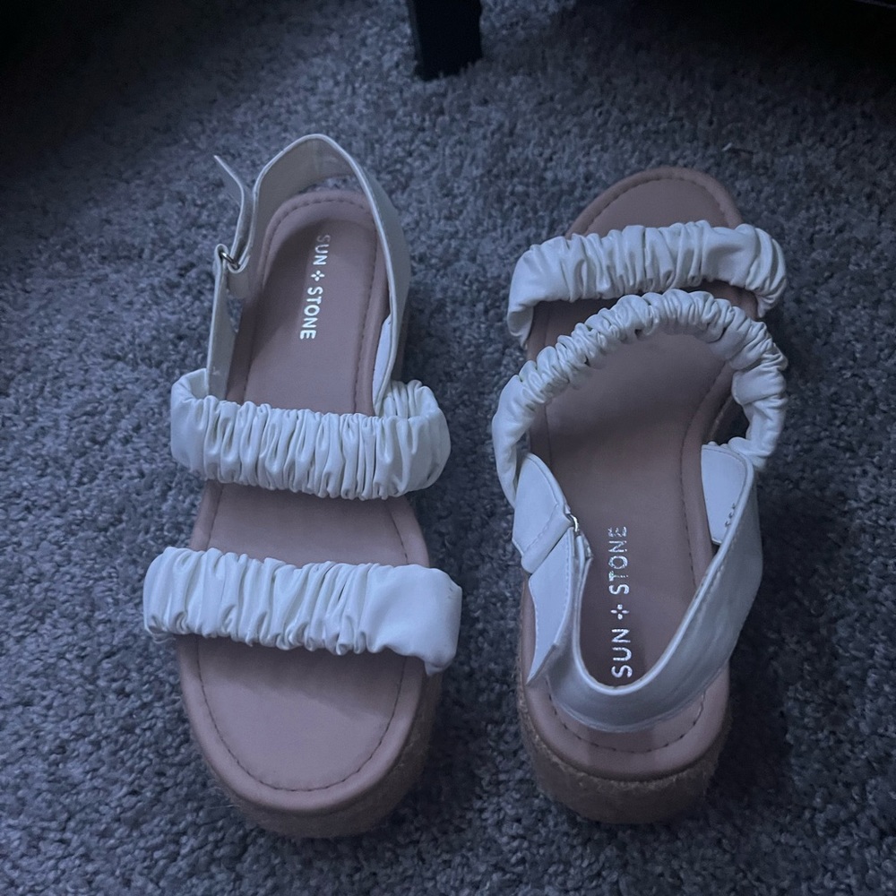 cute sun and stone white and tan summer chunky sandal